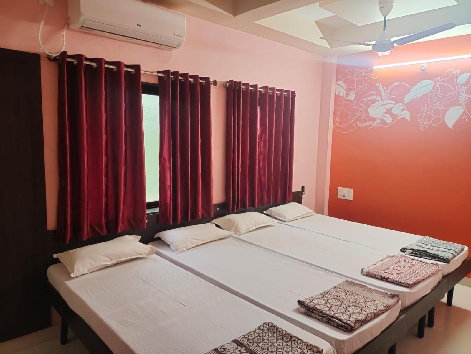 Bandekar Home Stay Malvan Bagian luar foto